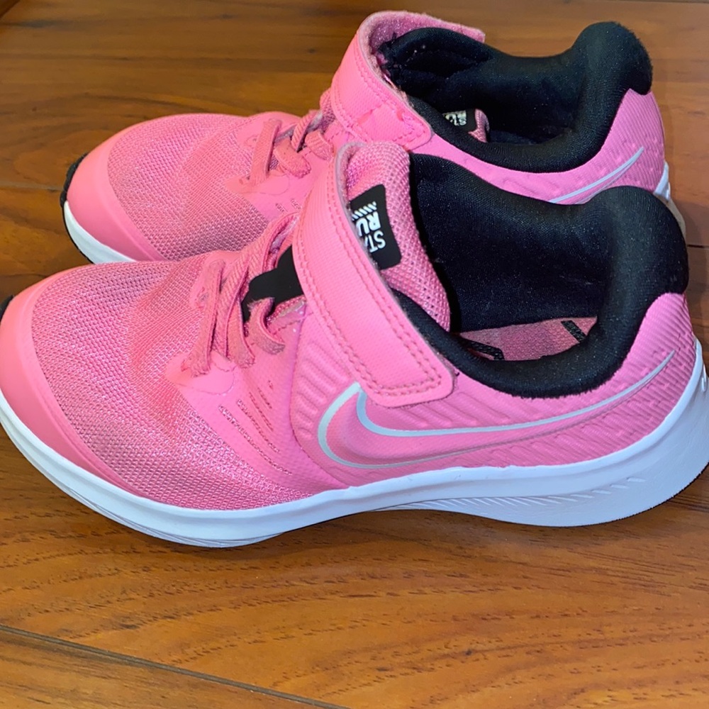 Nike Girls Shoes 7 13c